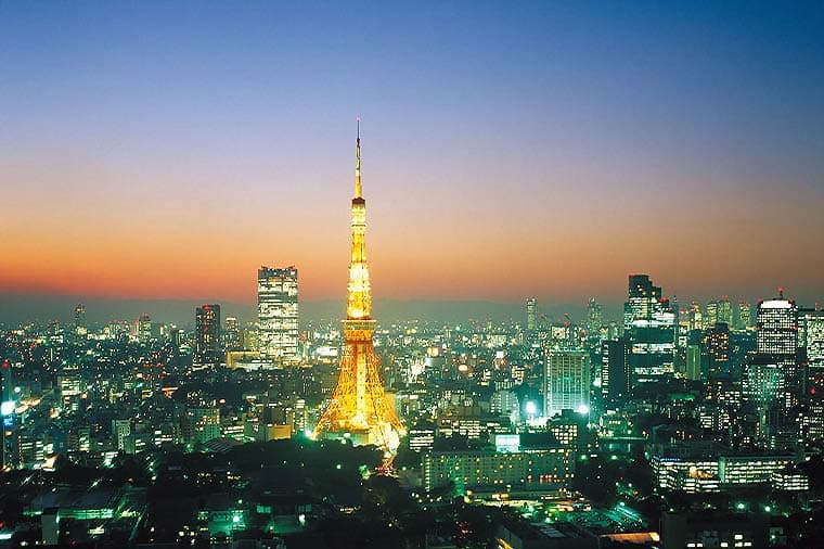 Tokyo Tower & Skytree Night Tour with Buffet Dinner | double-decker bus